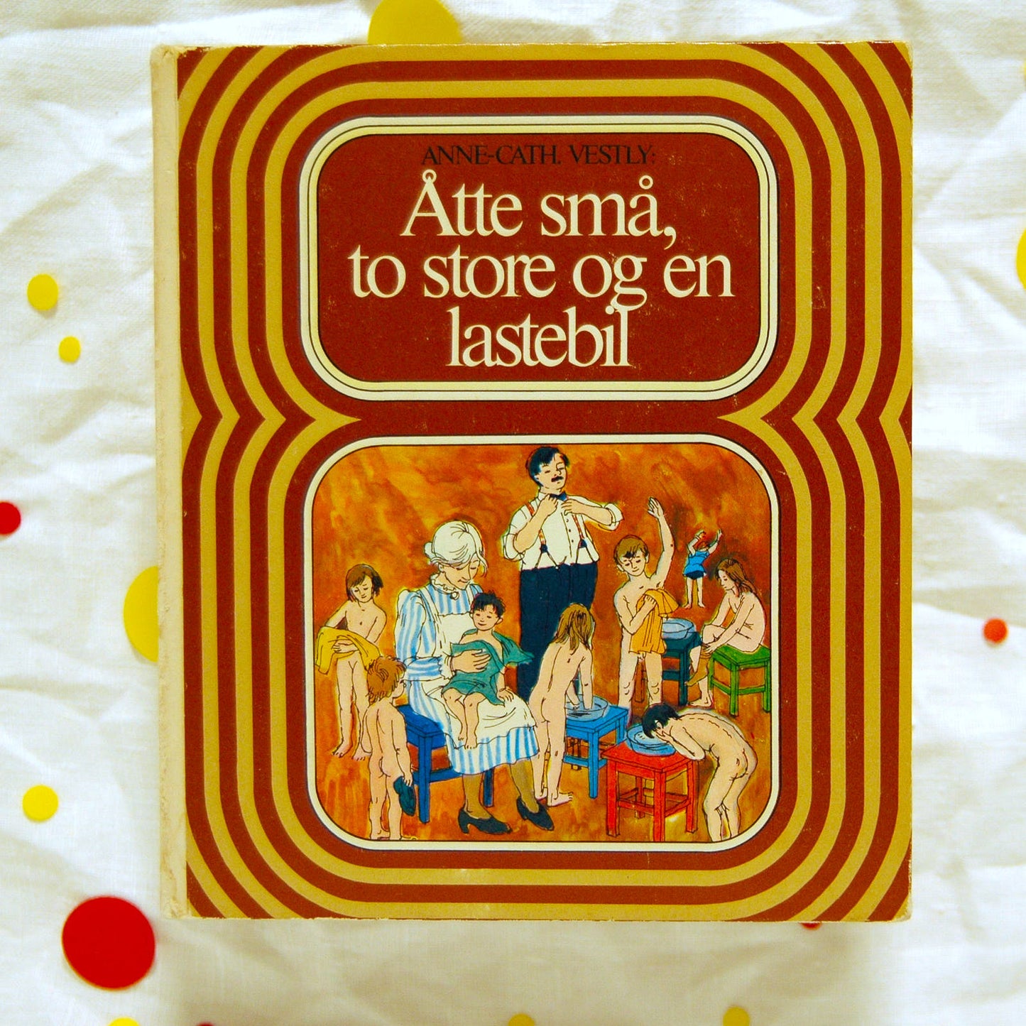Åtte små, to store og en lastebil av Anne-Cath Vestly