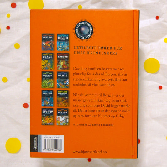 Bergen-mysteriet, baksida, av Bjørn Sortland