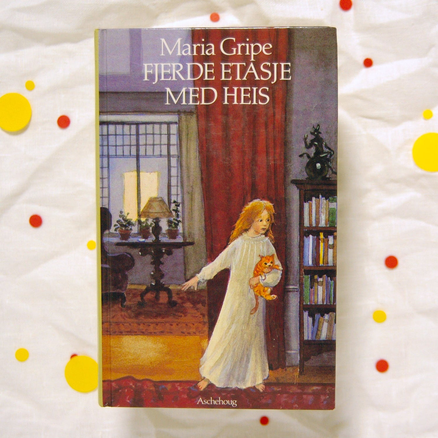 Fjerde etasje med heis av Maria Gripe